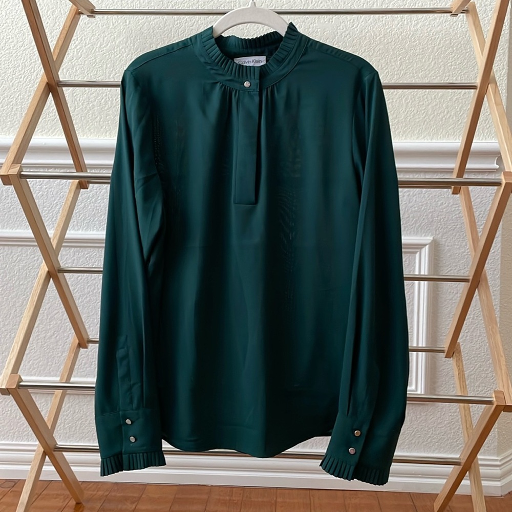 NEW Green blouse